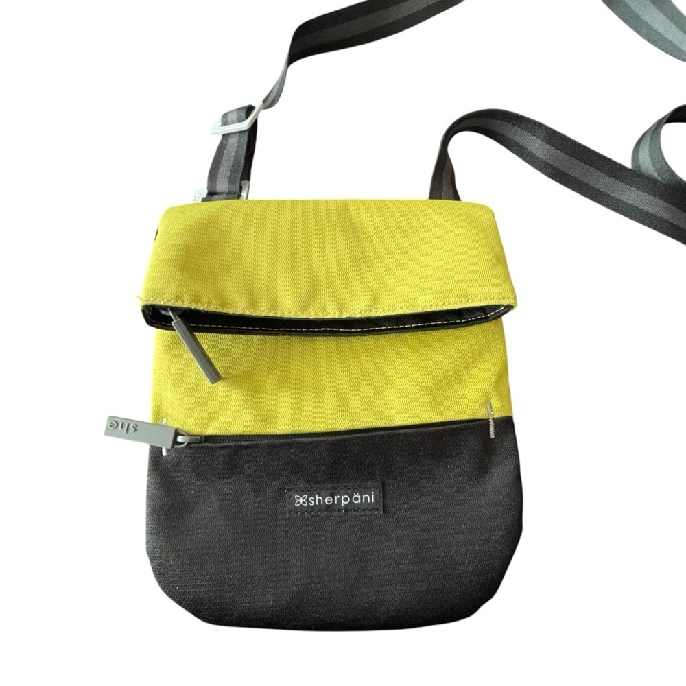 Sherpani Crossbody‎ Bag Purse Yellow Black Small Travel Bag